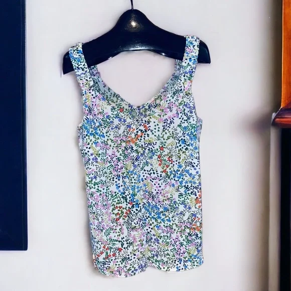 Cabi Rotation Tank - Picture 3 of 12